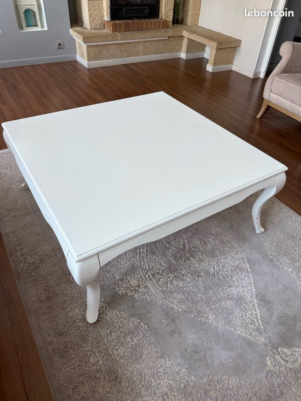 Table Basse Carrée Blanche - Style Baroque/Chic – Solide & Spacieuse (image 1)