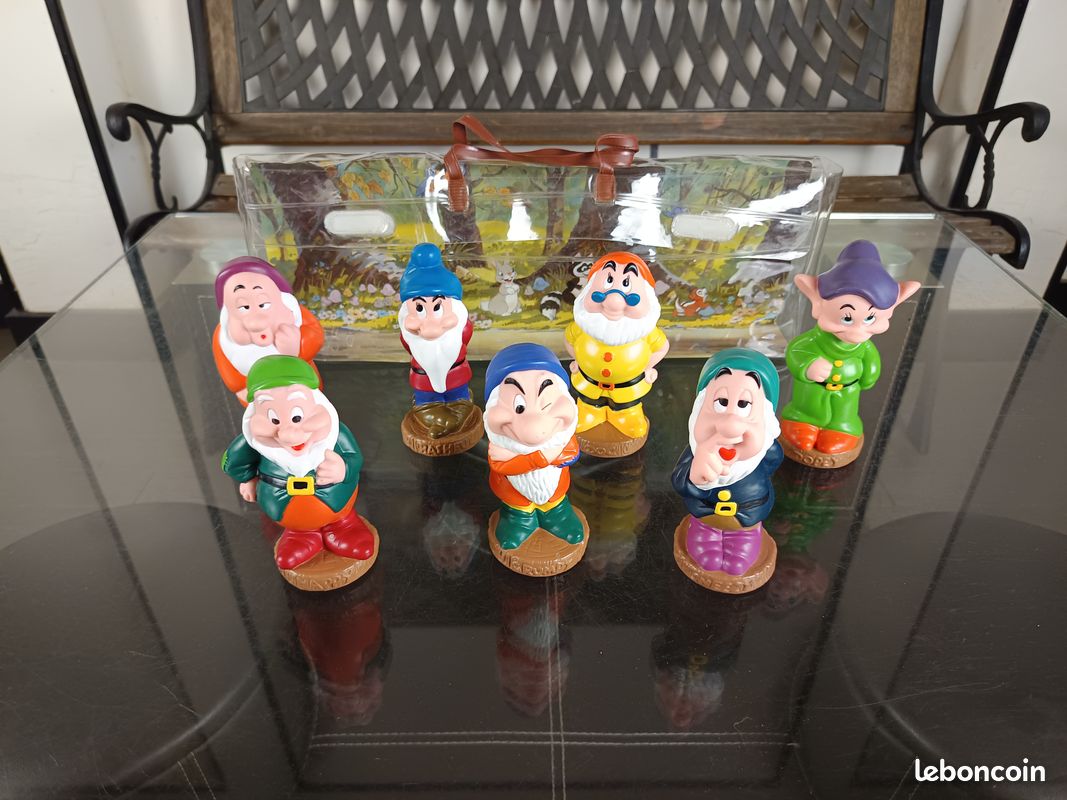 Collection de 7 Anciennes Figurines - Pouet Les 7 Nains Disney (image 1)