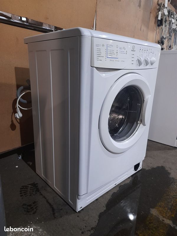 Lave linge Indesit WIL10 5kg Hublot lectrom nager lave-linge-indesit-wil10-5kg-hublot-lectrom-nager
