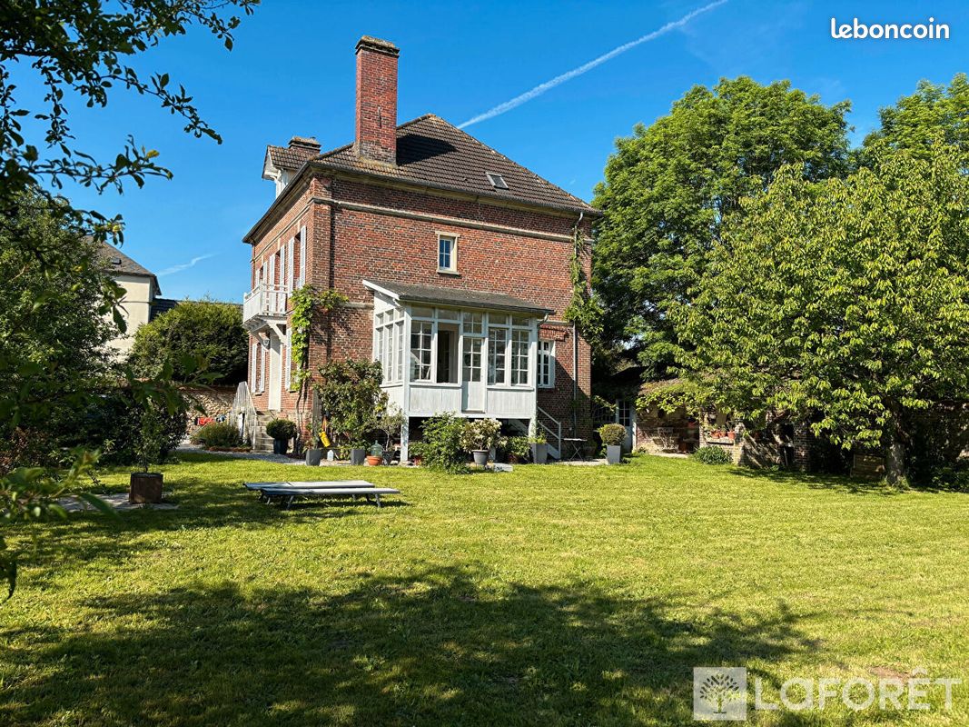 Maison 7 pièces 154 m² · à Abbecourt · 154 m² · 378 000 €