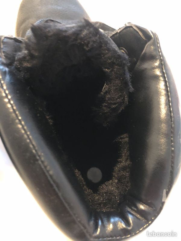 Bottines noires fourrées (image 3)