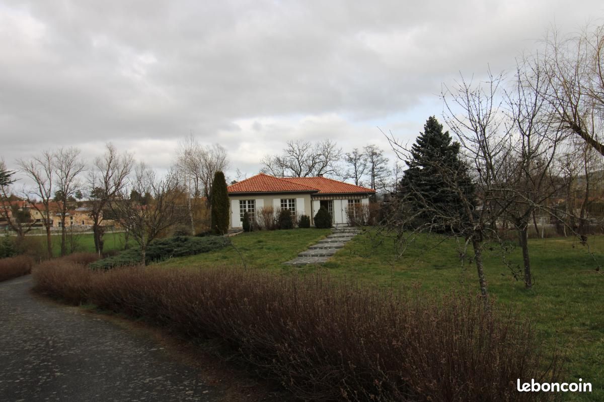 Maison 4 pièces 136 m² · à Lantriac · 136 m² · 850 €/mois