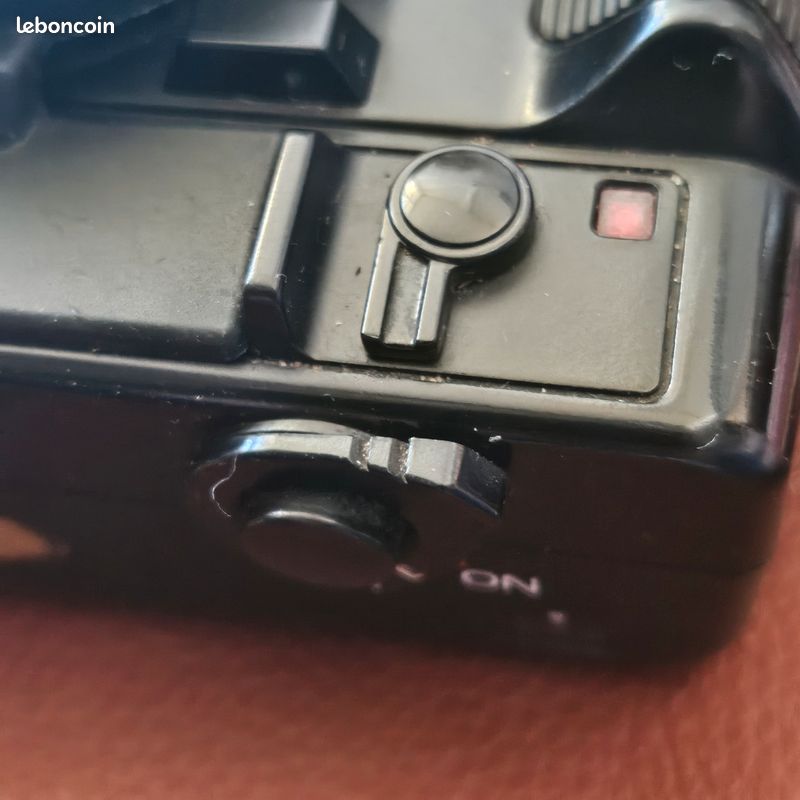 Nikon F2 Photomic A Argentique Noir – Boîtier SLR 35 Mm Avec Sangle Et Film, état Proche Neuf