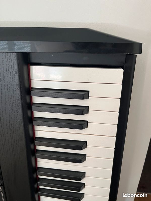 Piano Yamaha digital avec facture comme neuf presque pas utilisé (image 6)