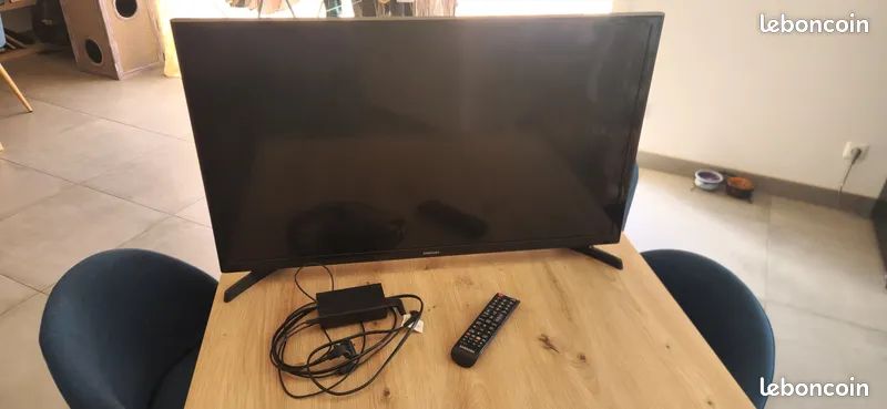 Television (image 1)