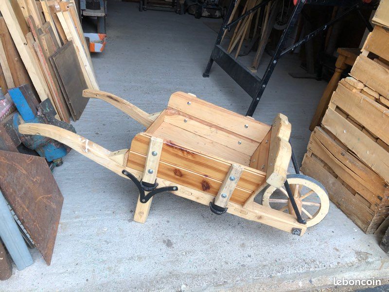 Objets en bois (image 1)