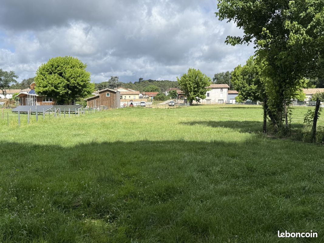 Terrain 2308 m² · à Casteljaloux · 2 308 m² · 55 000 €