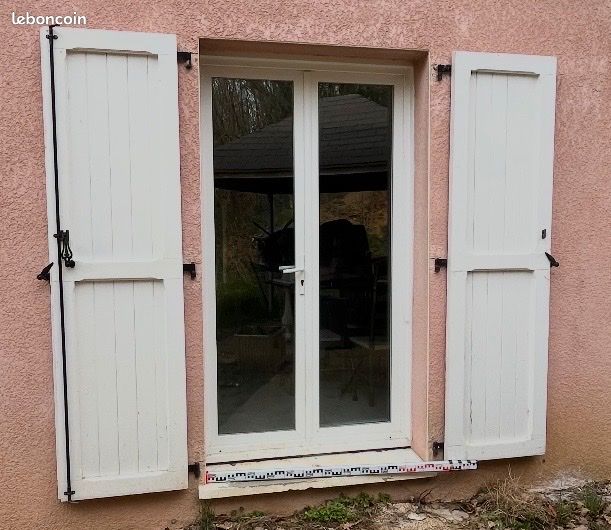 Volets en bois (image 1)