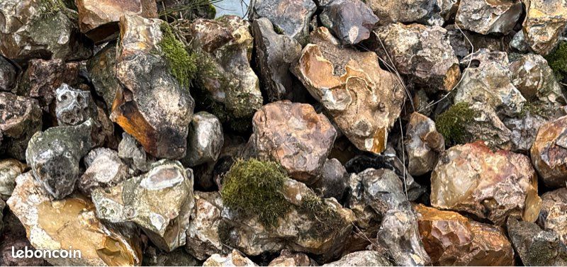 Silex et cailloux à donner pour maçonnerie ou boucher trous (image 1)