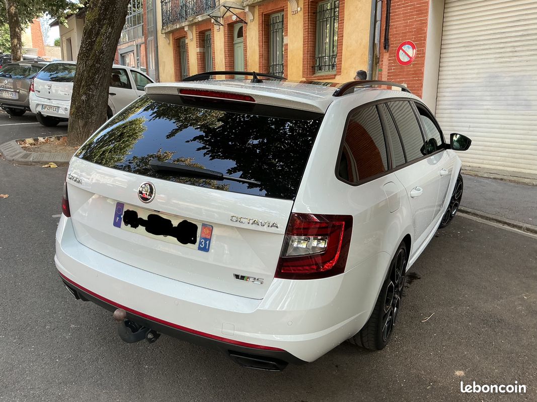 Skoda Octavia Combi RS 2019 (image 2)