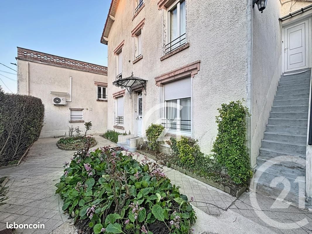 Maison 14 pièces 204 m² · à Le Blanc-Mesnil · 204 m² · 645 000 €