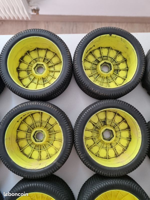 Pneus ROUTE pour Voitures RC 1/10 CSOC