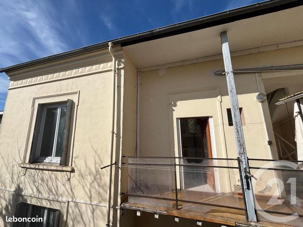 Studio 1 pièce 27 m²