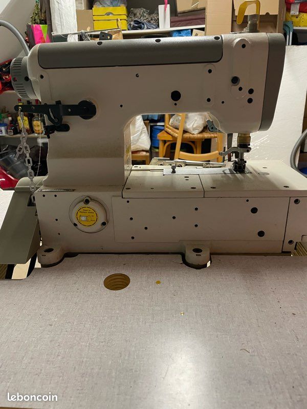 Machine à coudre (image 2)