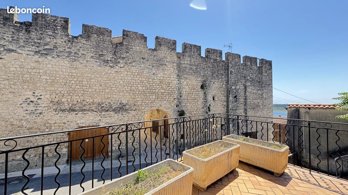 Maison 5 pièces 130 m² à Saint-Mitre-les-Remparts