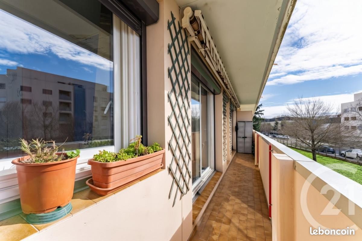 Appartement 4 pièces 77 m² · à Saint-Priest · 77 m² · 184 000 €