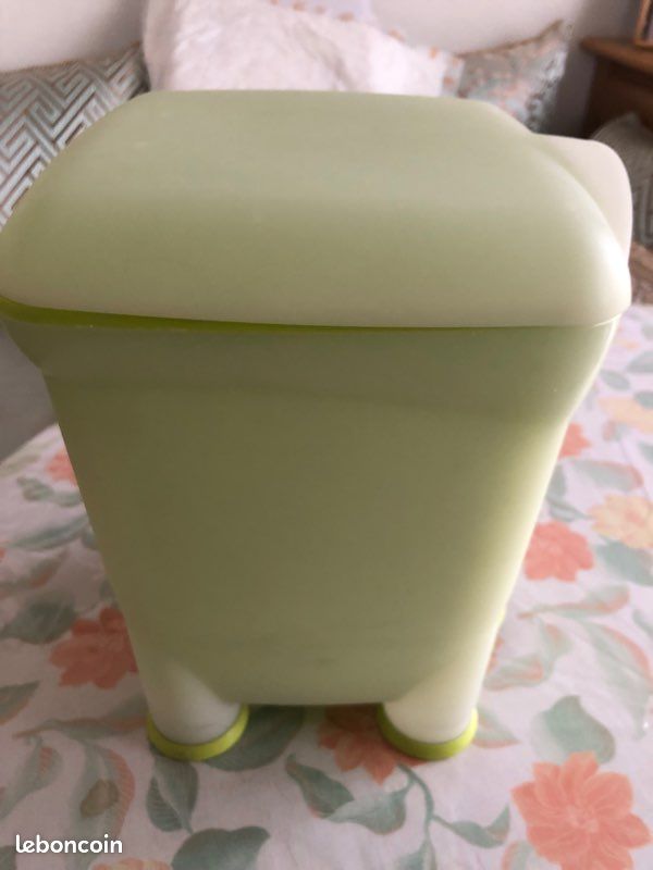 Poubelle de salle de bain (image 2)