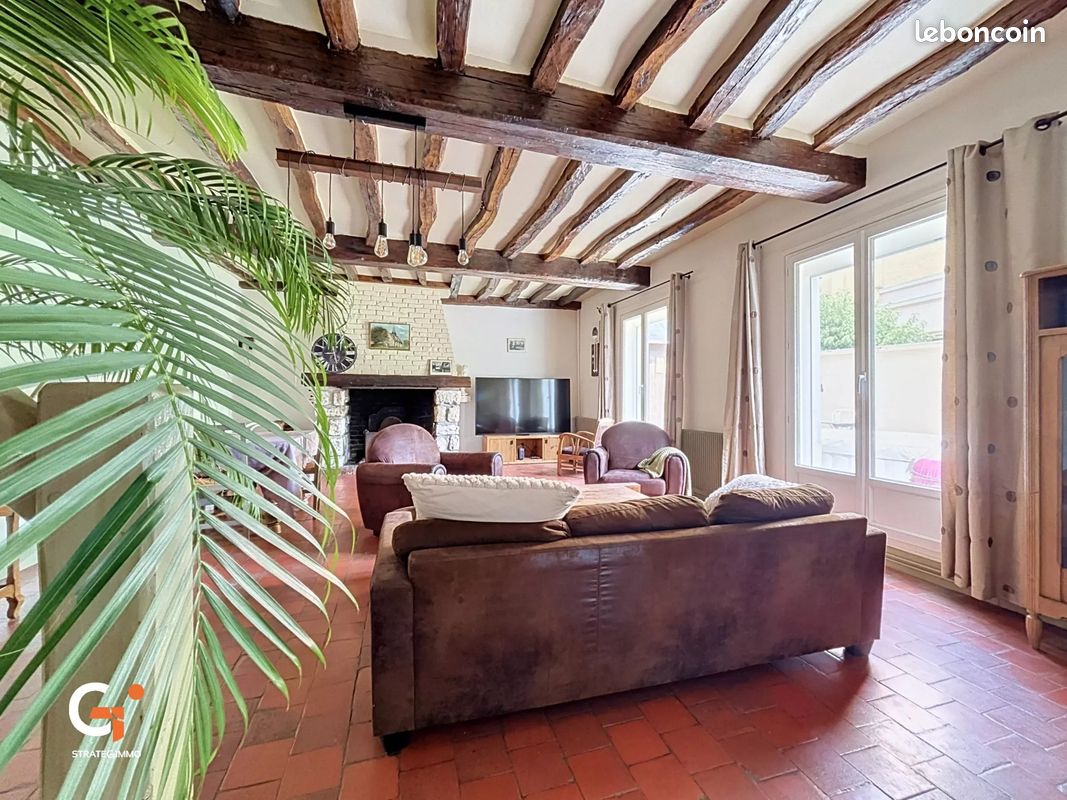 Maison 9 pièces 250 m² · à Oissel-sur-Seine · 250 m² · 290 000 €