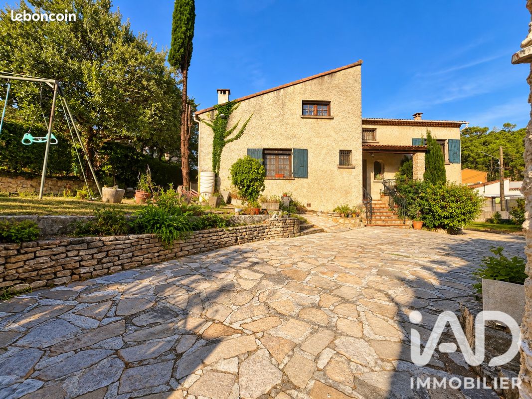 Maison 7 pièces 156 m² · à Bagnols-sur-Cèze · 156 m² · 234 000 €