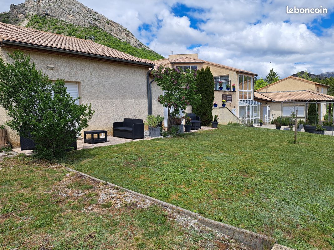 Maison 16 pièces 400 m² · à Sisteron · 400 m² · 699 000 €