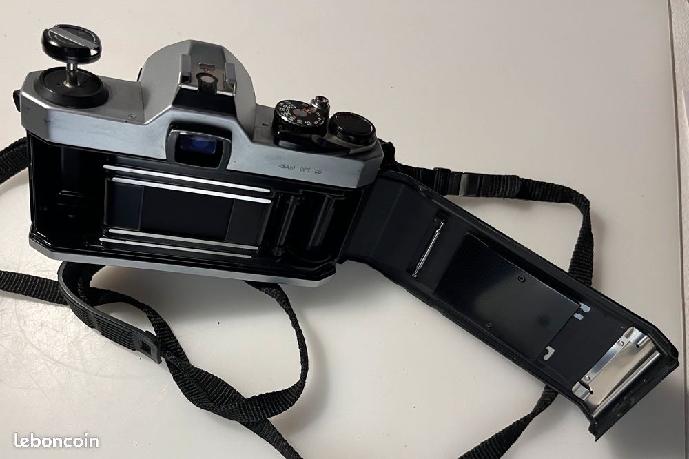 Appareil photo Pentax ES2 ASAHI avec objectif SMC 50 mm 1:1,4 - Phototek Canada