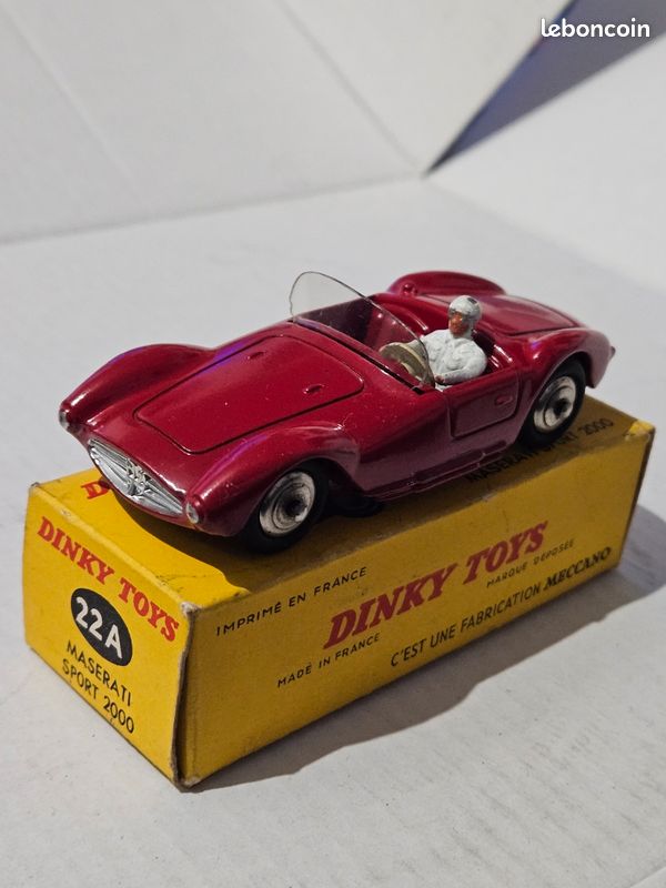 Voiture Dinky Toys France Maserati Sport 2000 Rouge - Référence 22A - Occasion Très Bon État