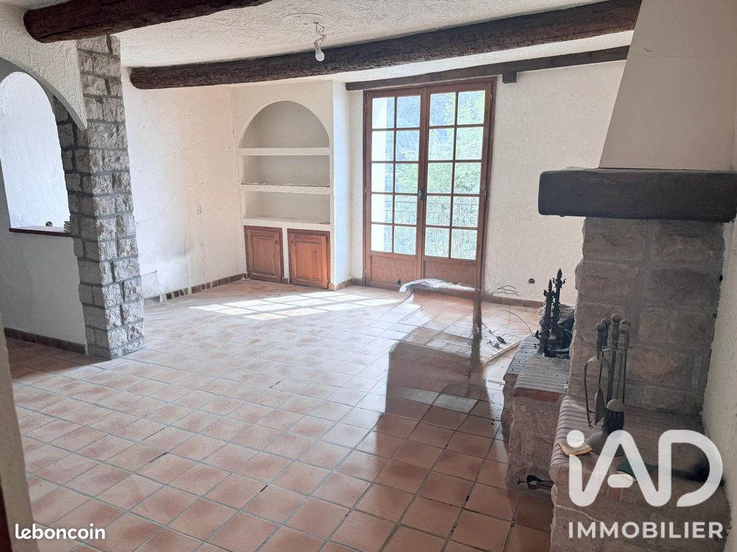 Appartement 3 pièces 94 m² · à Castellar · 94 m² · 189 000 €