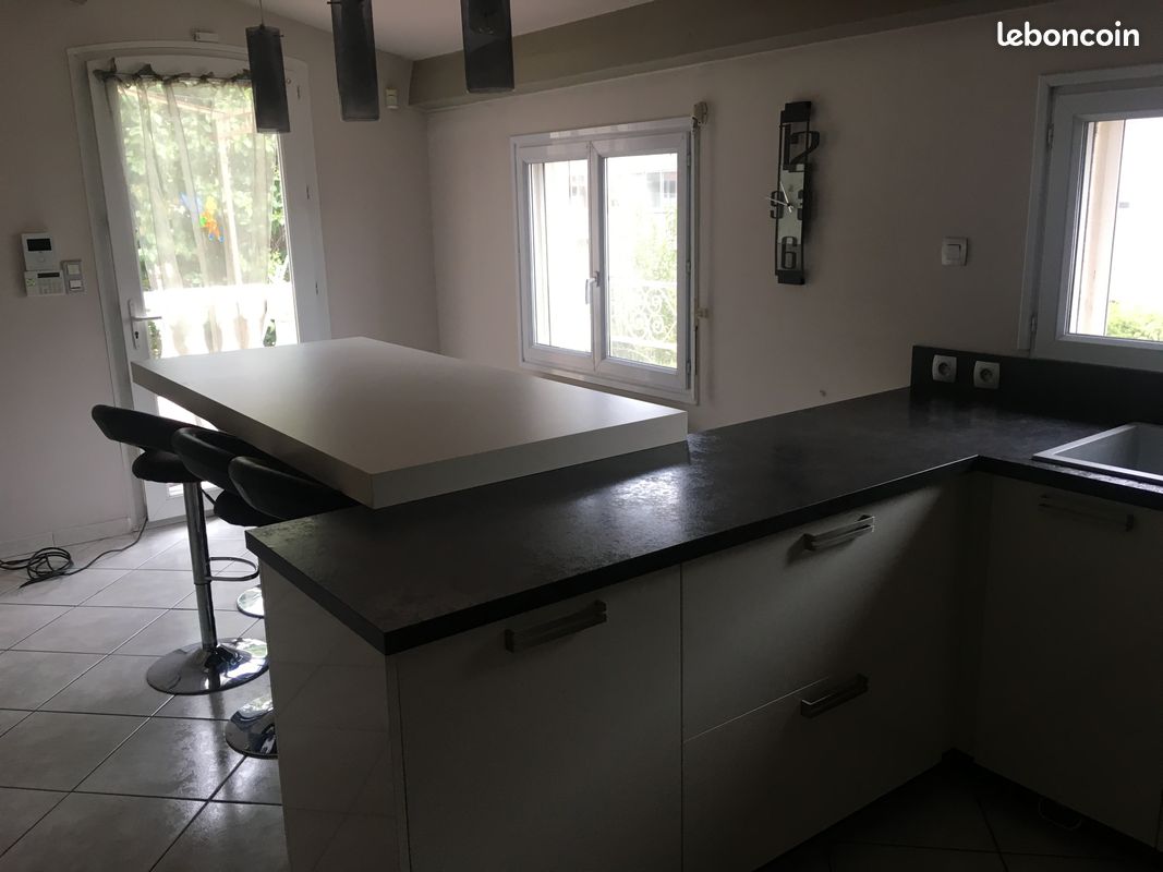 Maison 4 pièces 90 m² · à Nîmes · 90 m² · 1 075 €