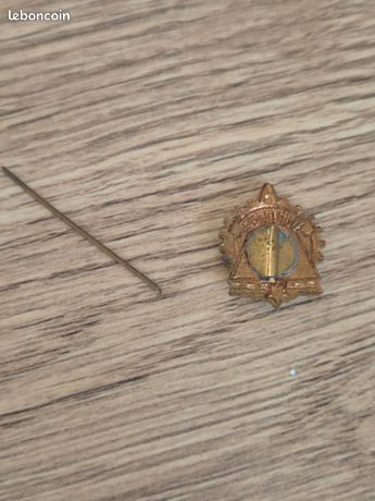Broche Russe époque Du Tsar – Bijou Vintage En Alliage Doré Avec Faux Diamants