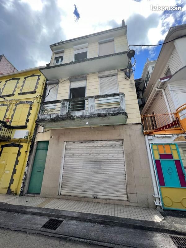 Immeuble 5 pièces 250 m² · à Fort-de-France · 250 m² · 270 000 €