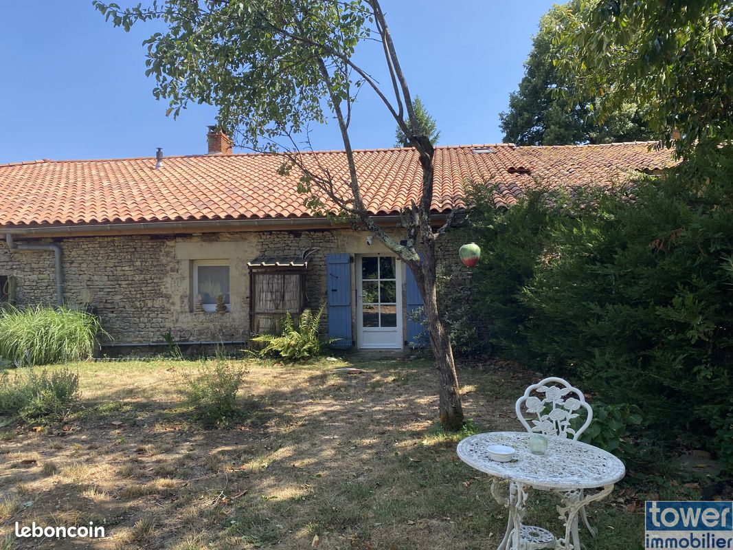 Maison 5 pièces 189 m² · à Benest · 189 m² · 310 000 €