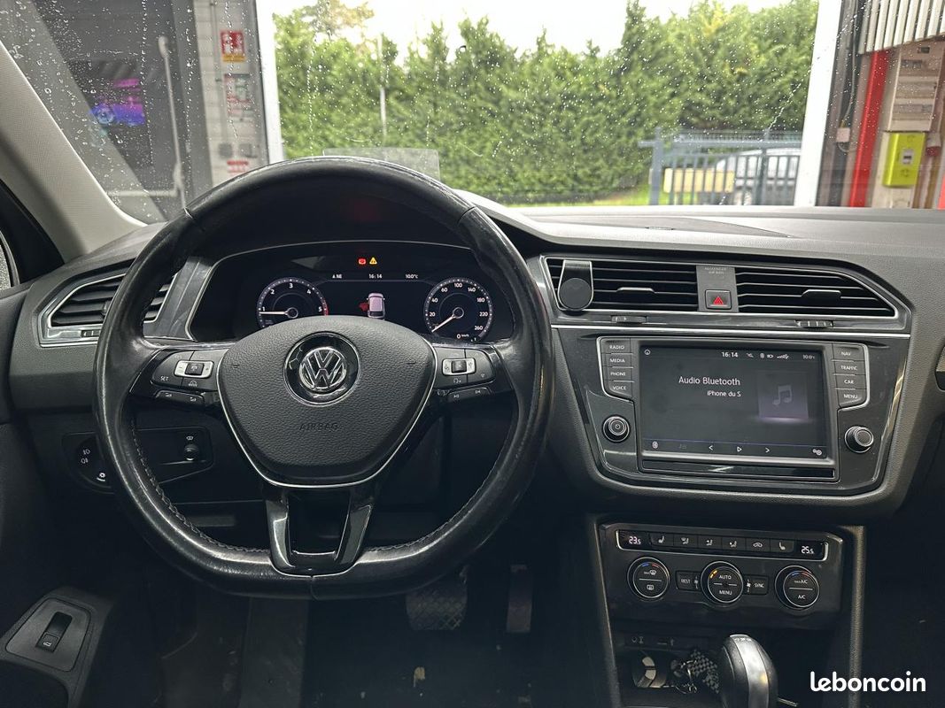 VOLKSWAGEN TIGUAN 2.0 16V TDI BlueMotion - 150 - BV DSG 7 2016 Carat Exclusive PHASE 1 (image 6)