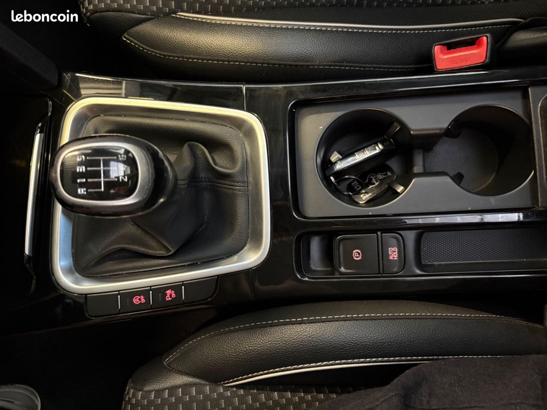 KIA CEED GT-Line 126cv - TOIT OUVRANT/APPLE CARPLAY/CAMÉRA DE RECUL/RADARS/JANTES 17" (image 28)