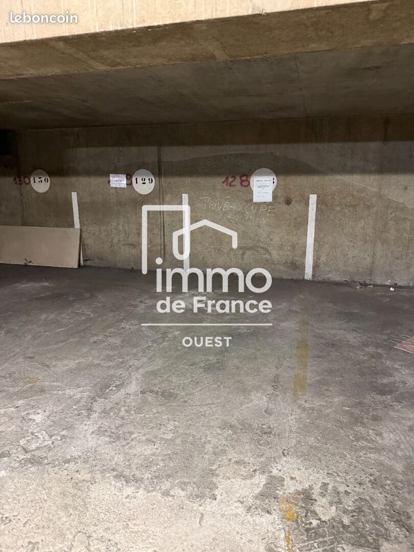 Parking/box ANGERS · 66 €/mois
