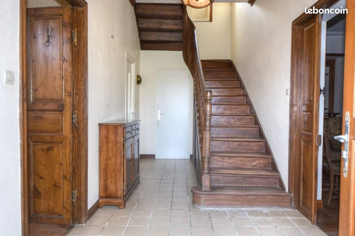 Propriété 9 pièces 200 m² (image 8)