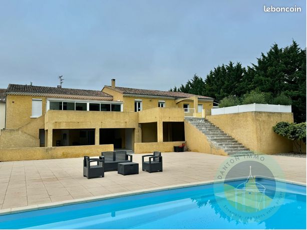 Villa 14 pièces 460 m²
