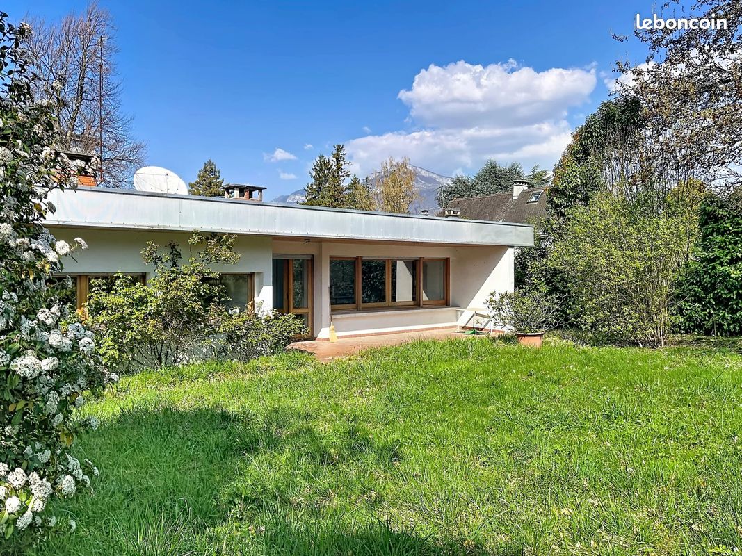 Maison 10 pièces 250 m² · à Chambéry · 250 m² · 850 000 €