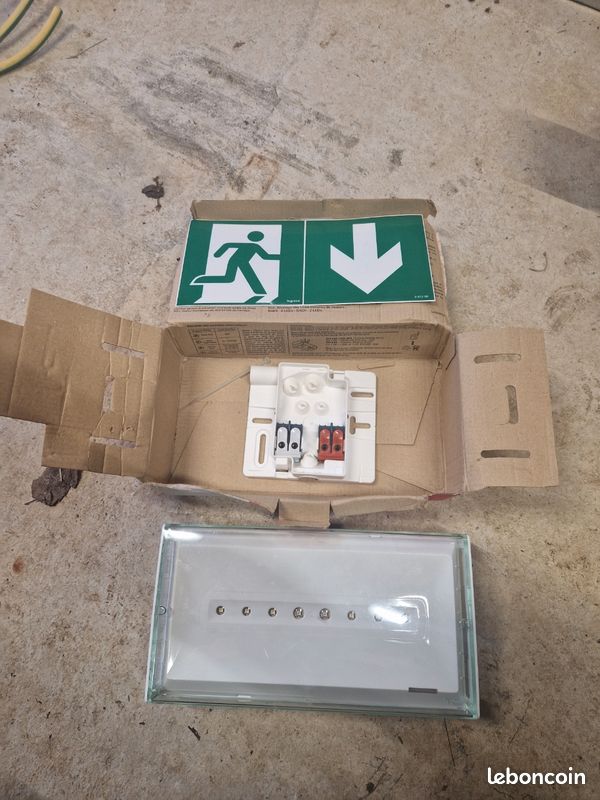 Bloc secours LEGRAND (image 2)