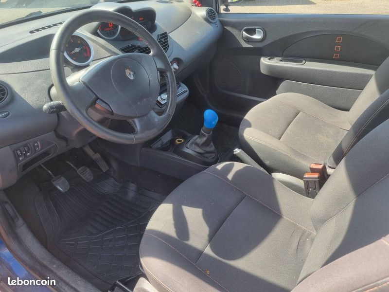 Renault TWINGO II 1.5 DCI 65CH DYNAMIQUE (image 10)