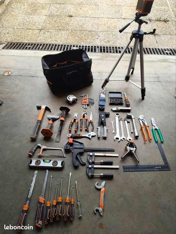 Lot outils Magnusson + Niveau Laser + Sacoche (image 1)