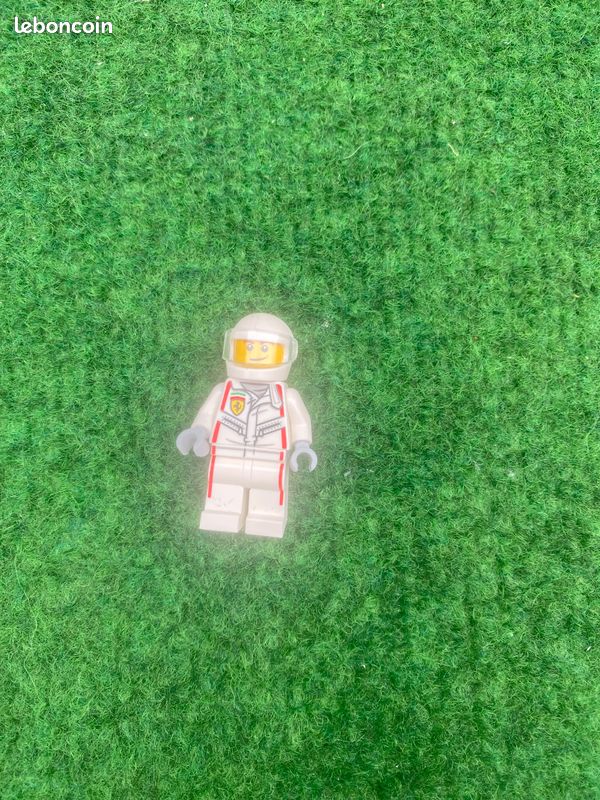 Voiture lego de course (image 5)