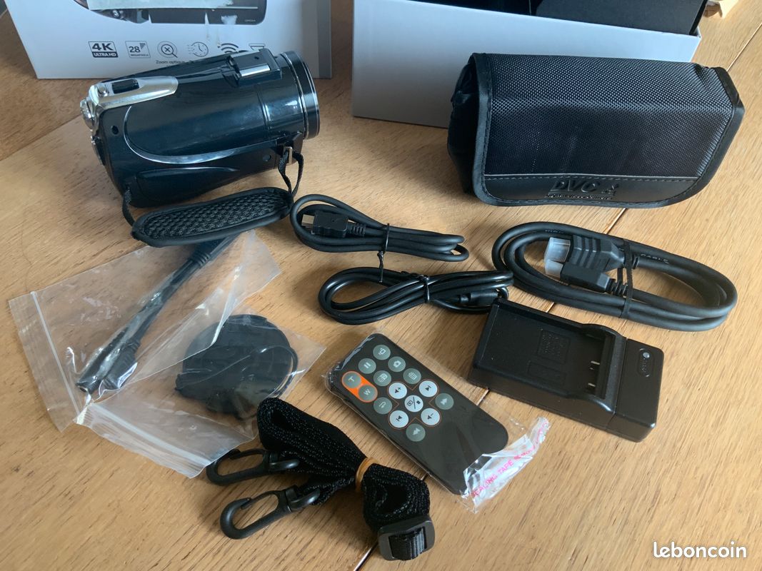 Camescope Thomson VM75 D'occasion Avec Sacoche - Format VHS-C - Fonctionne Parfaitement
