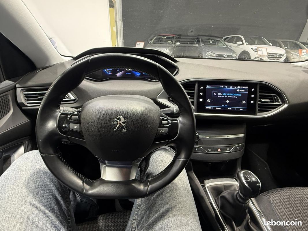 Peugeot 308 1.2 puretech 110 style start-stop (image 7)
