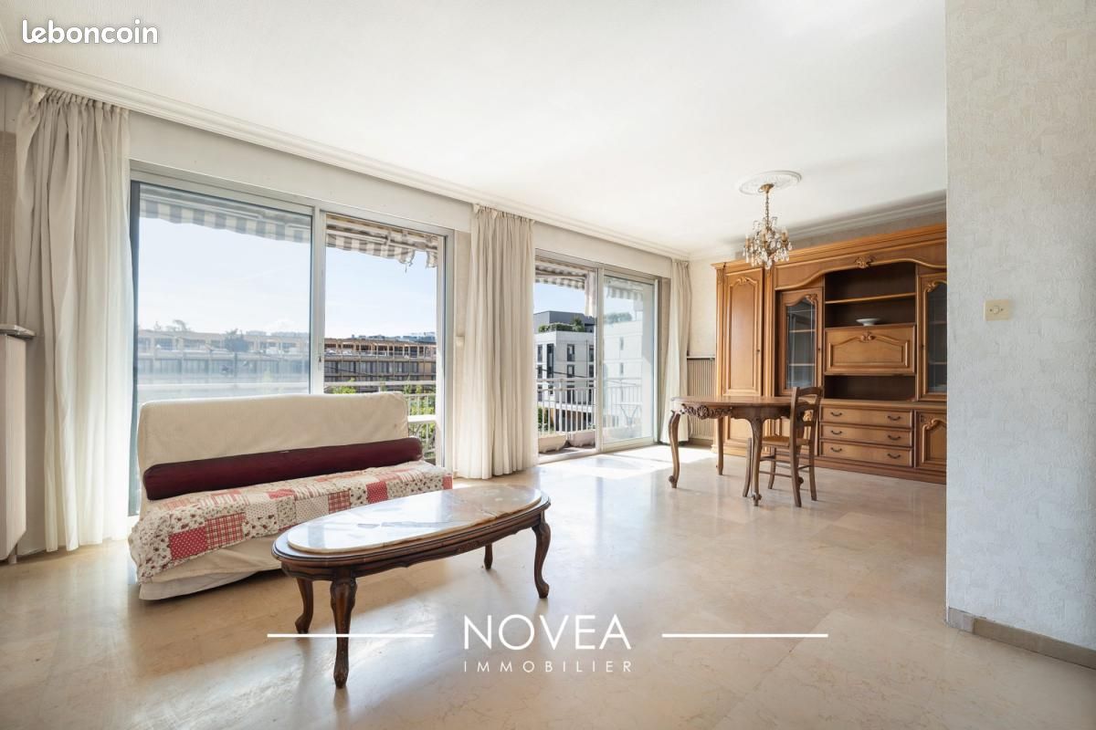 Appartement 2 pièces 70 m² · à Tassin-la-Demi-Lune · 70 m² · 200 000 €