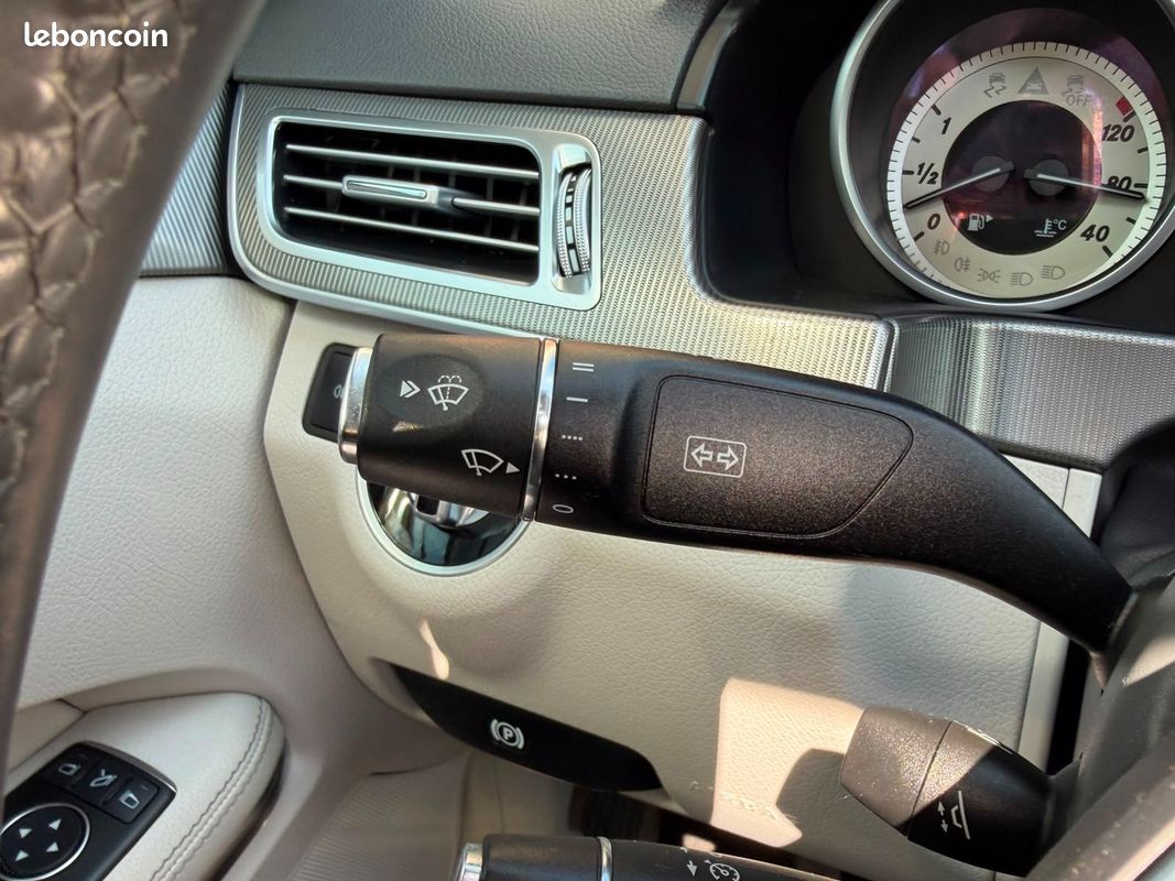 MERCEDES-BENZ Classe E Berline 220 CDi 2.1 CDI 16V DPF BlueEFFICIENCY 7G-TRONIC 170 cv - TOIT OUVRANT - SIEGES ELECTRIQUES (image 23)