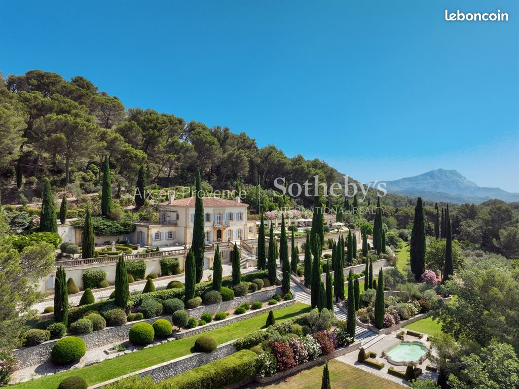 Maison 13 pièces 900 m² · à Aix-en-Provence · 900 m² · 15 000 000 €