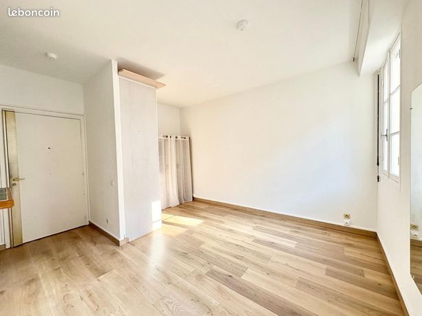 Studio 1 pièce 23 m² — 2