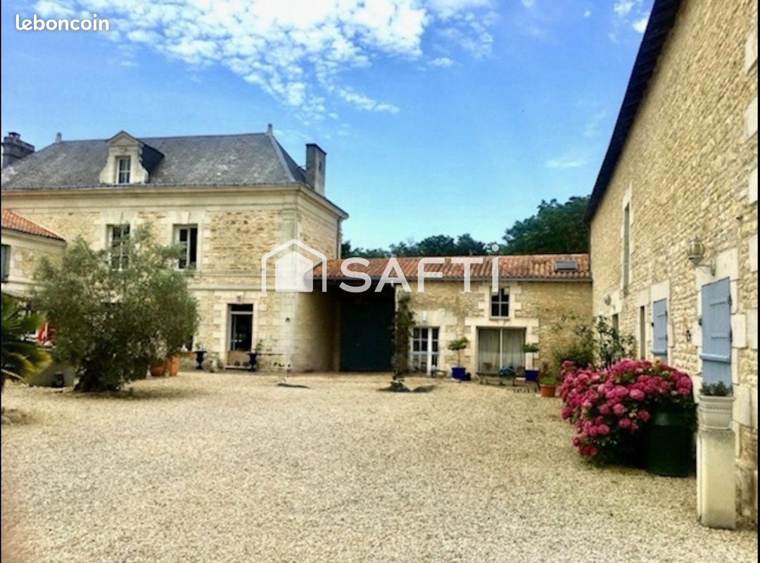 Maison 11 pièces 640 m² · à Verrue · 640 m² · 245 000 €
