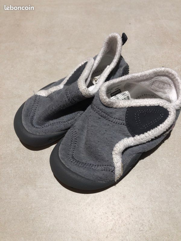Chaussons souple et antidérapant enfant Décathlon taille 29