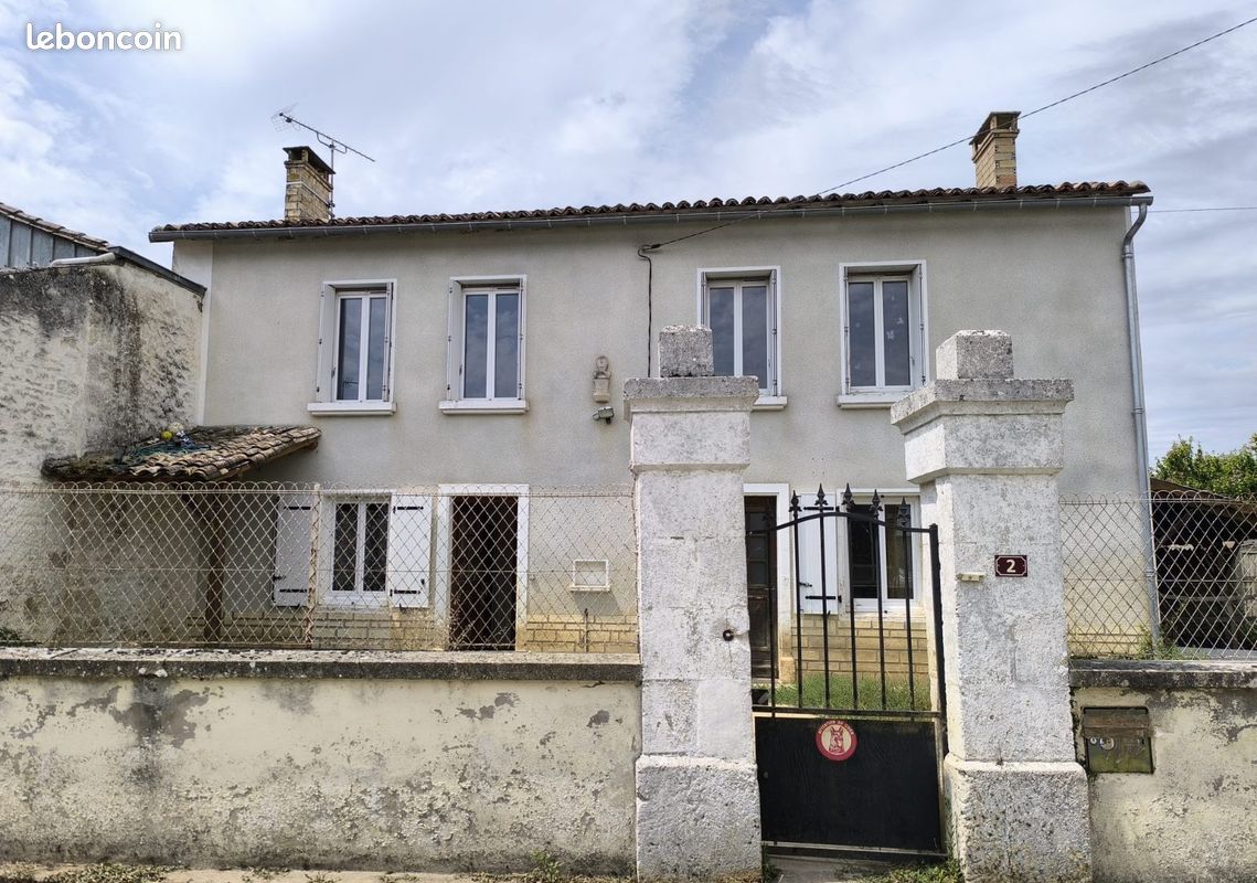 Maison 5 pièces 132 m² · à Valdelaume · 132 m² · 95 000 €